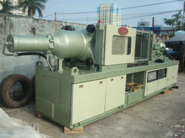 Used Japanese plastic injection machine