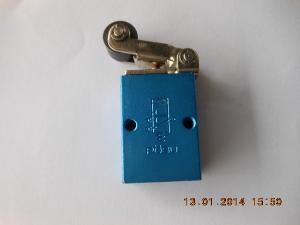 Pneumatic valve