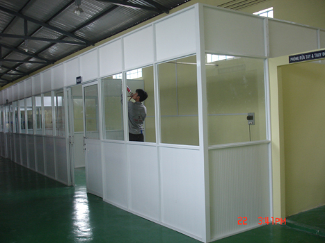 Installation of glass aluminum wall