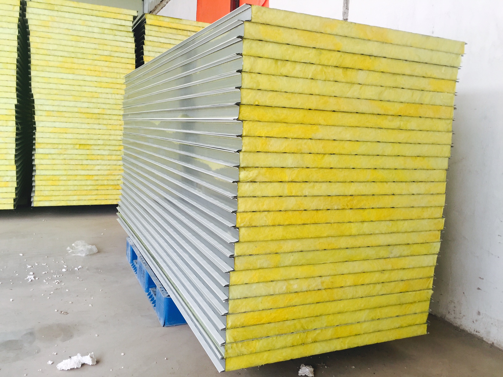 Sandwich panel