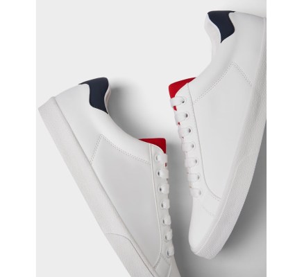 Sport footwears