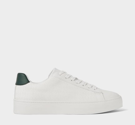 Sport footwears