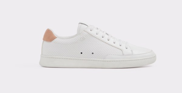 Sport footwears