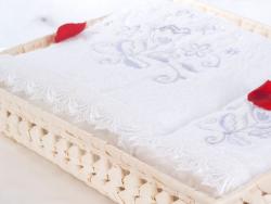 Lace towel