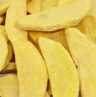 Freeze-dried mango fruit