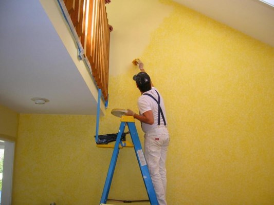 Painting house