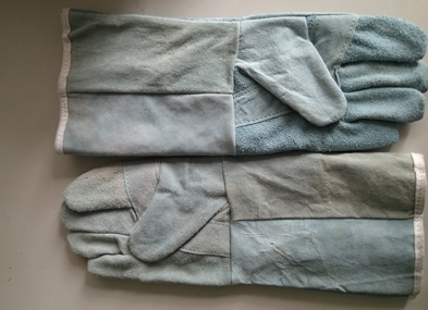 Protective gloves