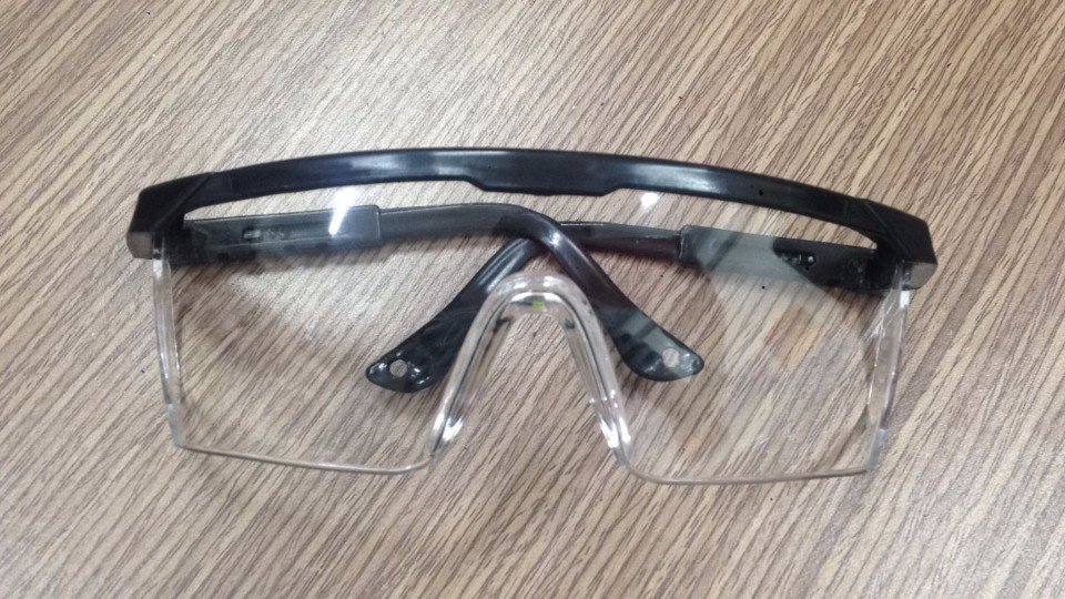 Bao Binh safety goggles