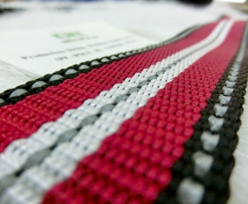 Design red woven strap