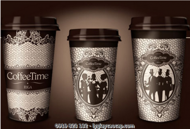 Paper cup with lip