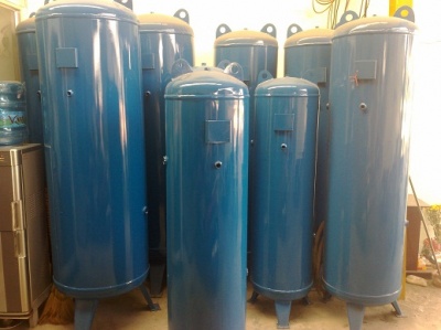 Compressed air tank