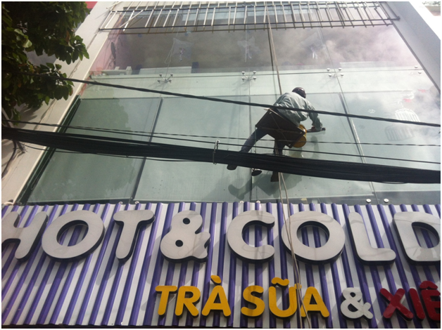 Glass cleaning service