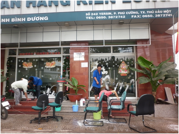Bank cleaning service