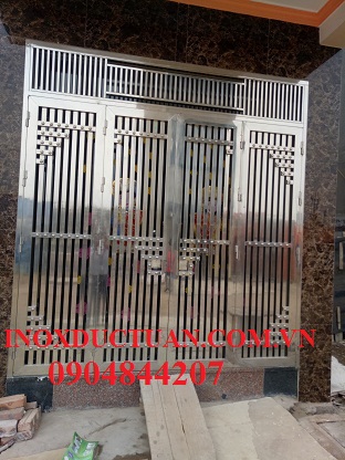 Stainless steel gate