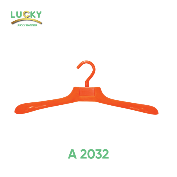 Plastic hanger