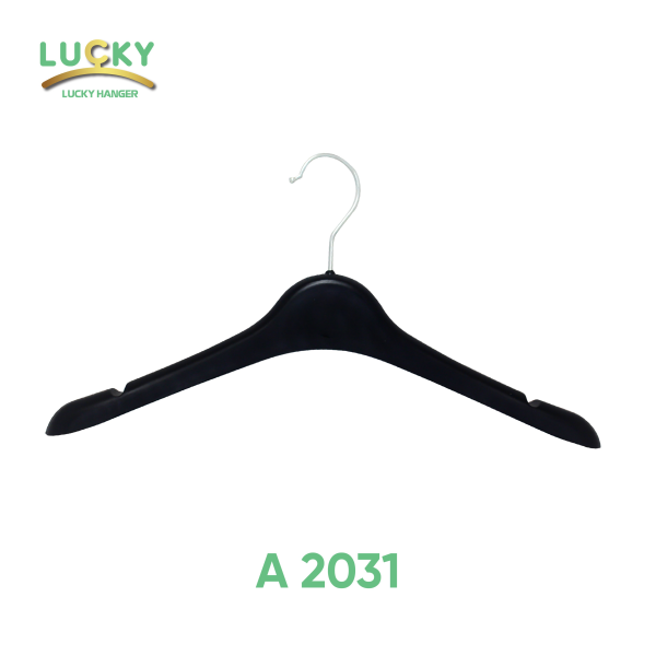 Plastic hanger