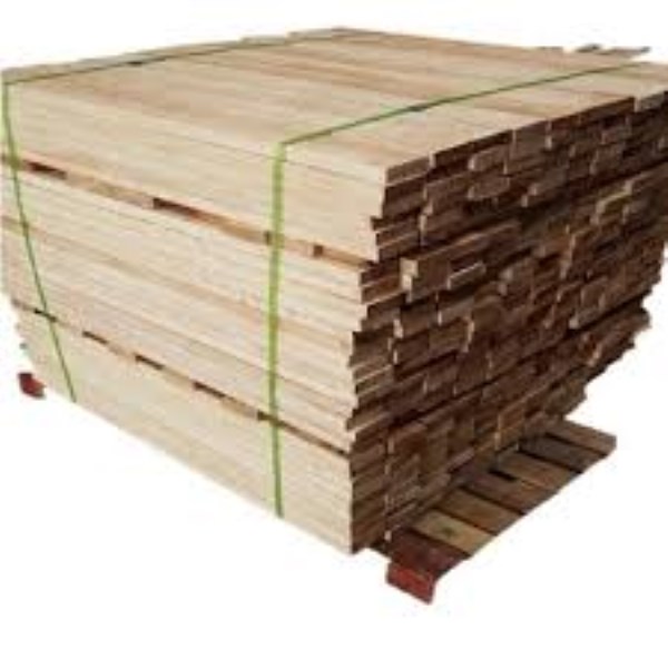 Sawn and dried rubber wood
