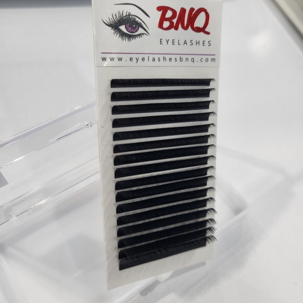 Eyelashes extenstion
