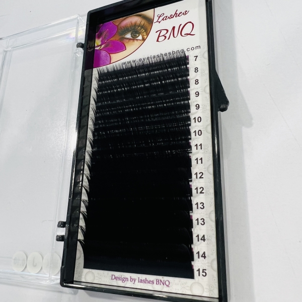 Eyelashes extenstion