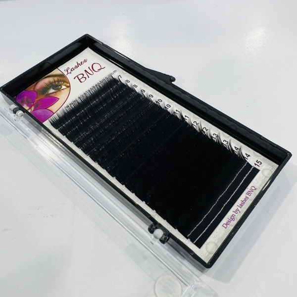 Eyelashes extenstion