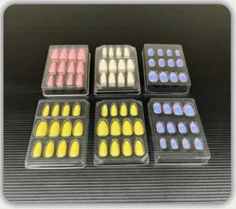 Formed plastic tray