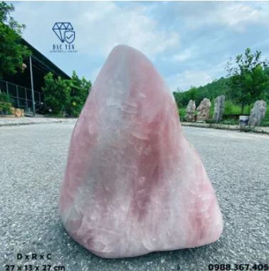 Natural pink quartz stone
