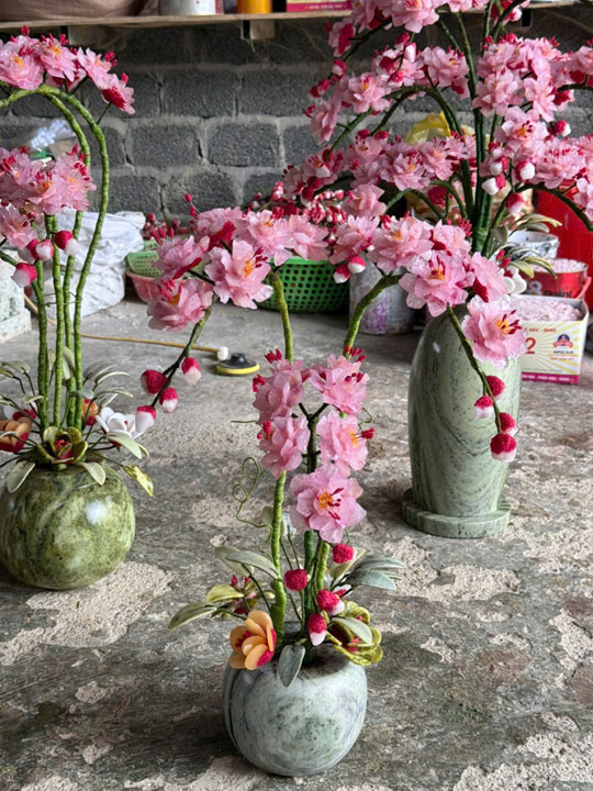Natural stone flower basket