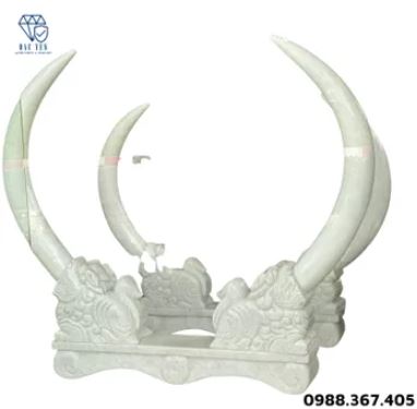White stone ivory set