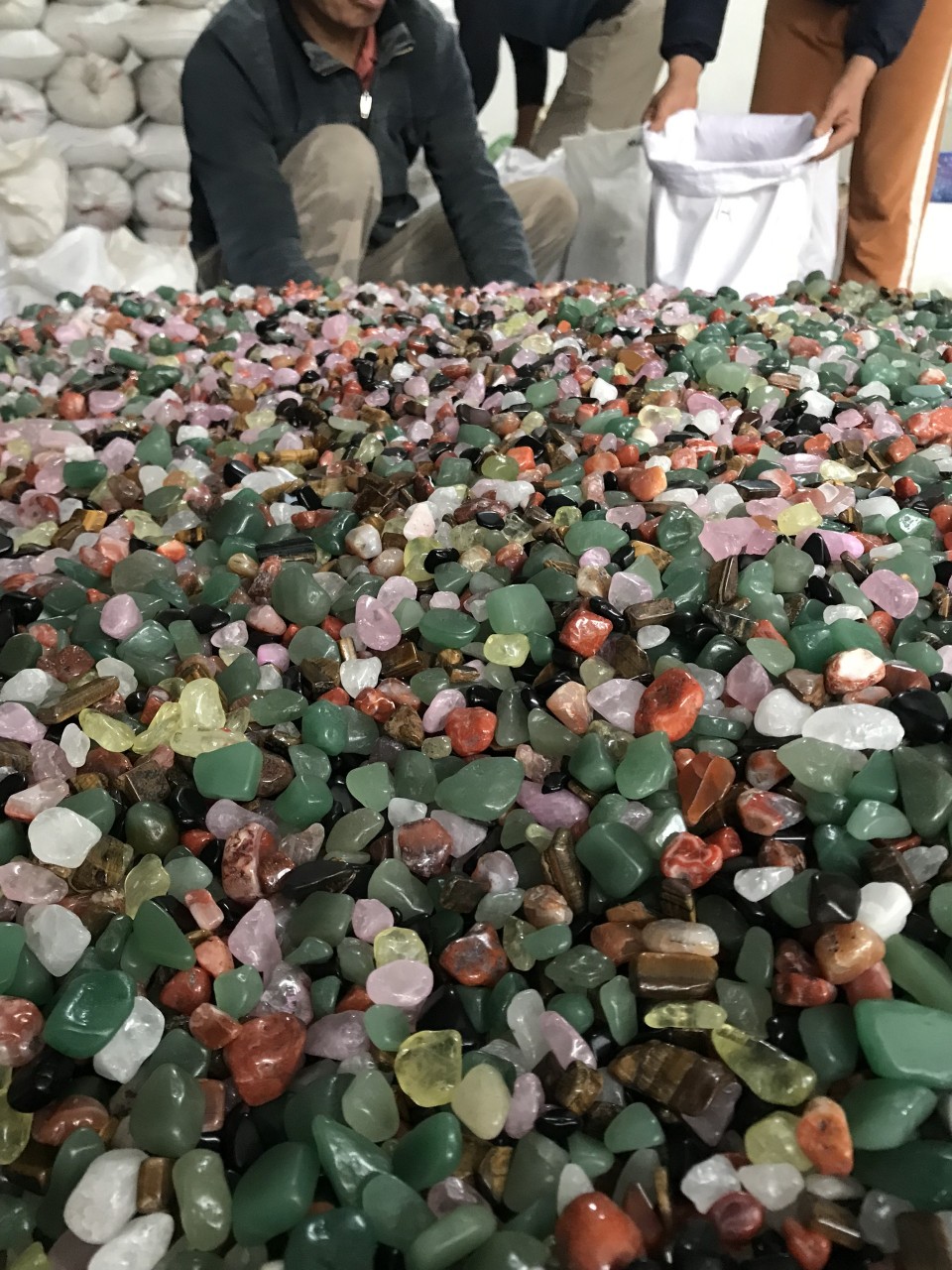 Five-color quartz for Feng Shui protection and foundation filling