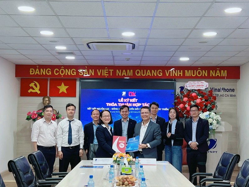 Nhan Kiet Signs a Partnership Agreement with Vinaphone