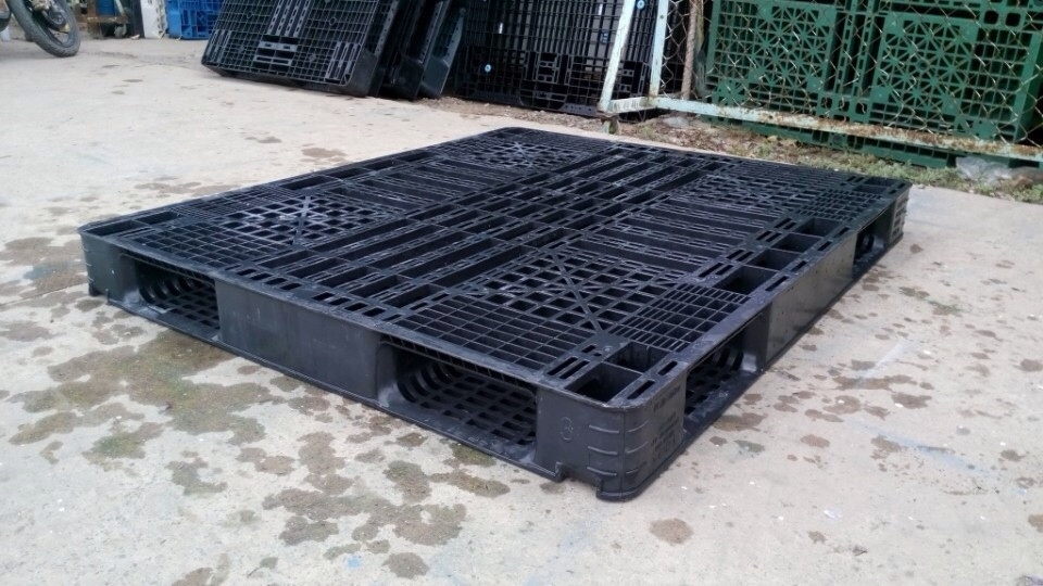 Black plastic pallet