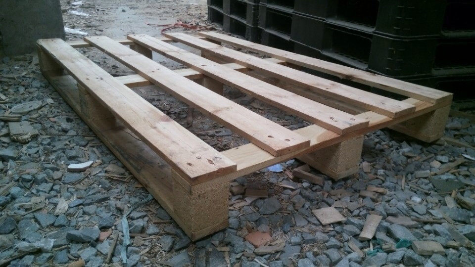 Wood pallet