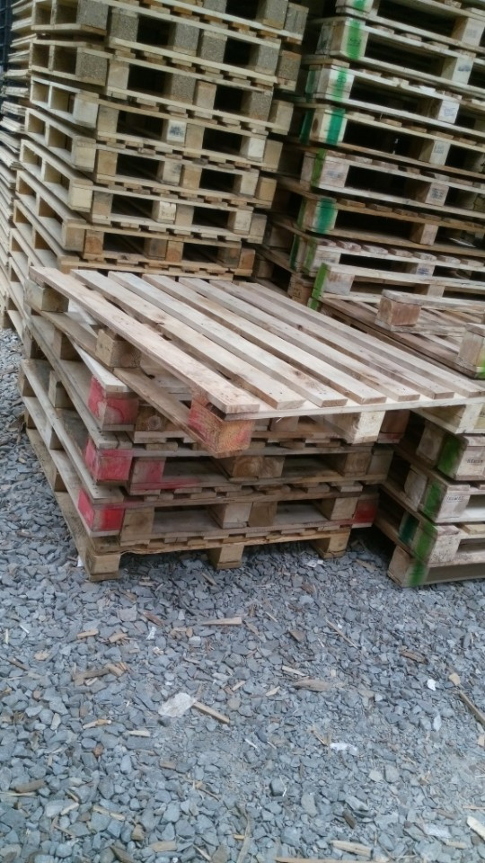 Wood pallet