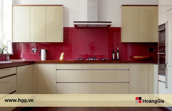 Kitchen glass backsplashes