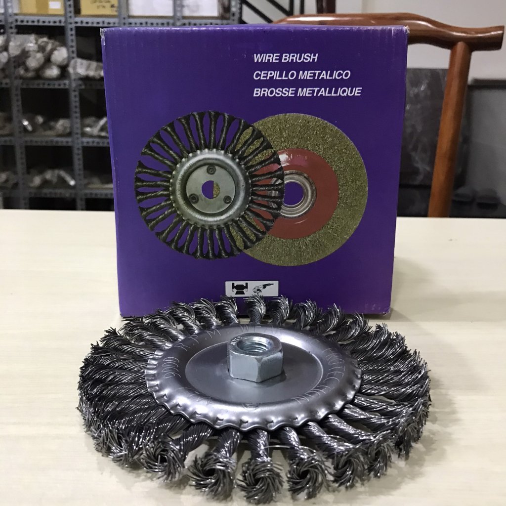 Twisted wire wheel brush