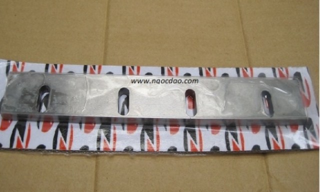 Tire shredder blade