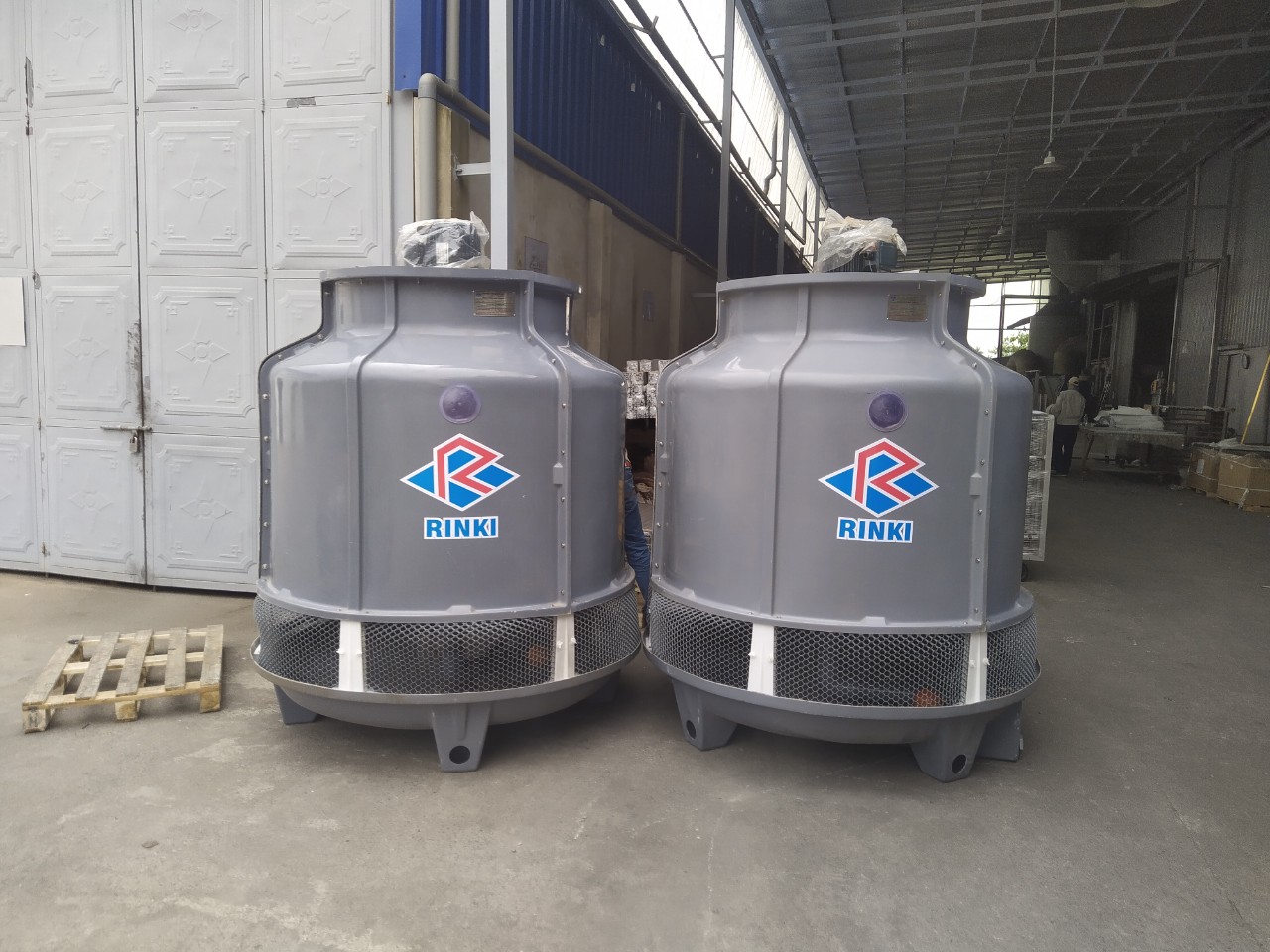 Round cooling tower