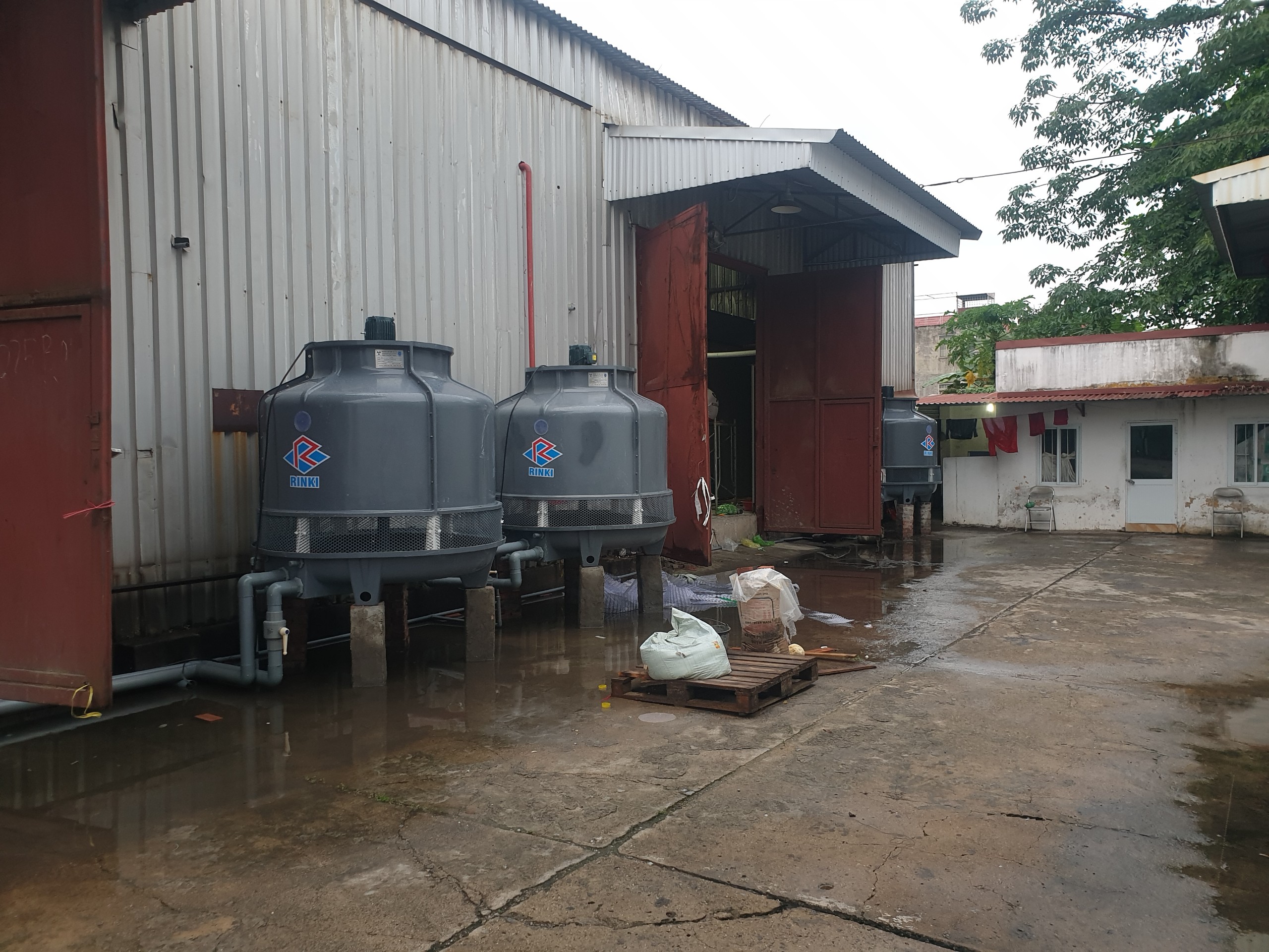 Round cooling tower