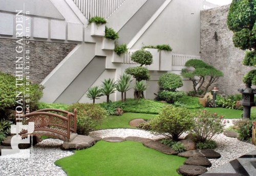 small lanscape garden