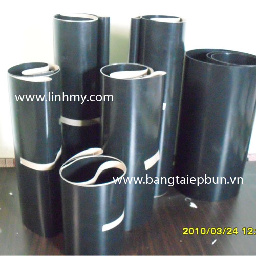 Heat-resistant conveyor
