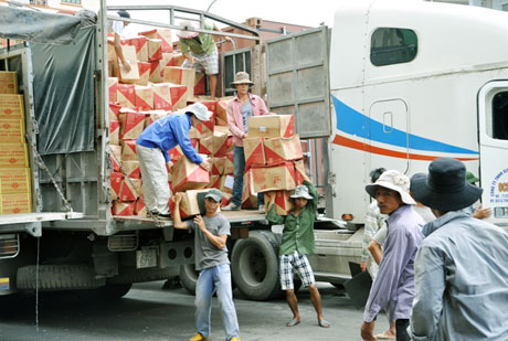 Loading and unloading services