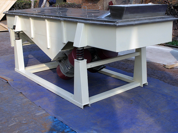 Vibrating screen fabrication and installation