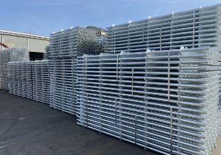 Hot-dip galvanized cable trays and scaffolding