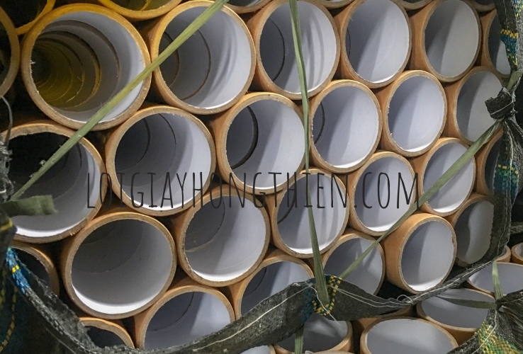 Paper tube for industrial toilet paper