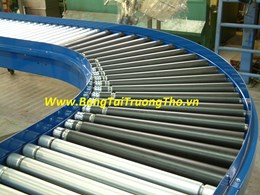 Curved conveyors