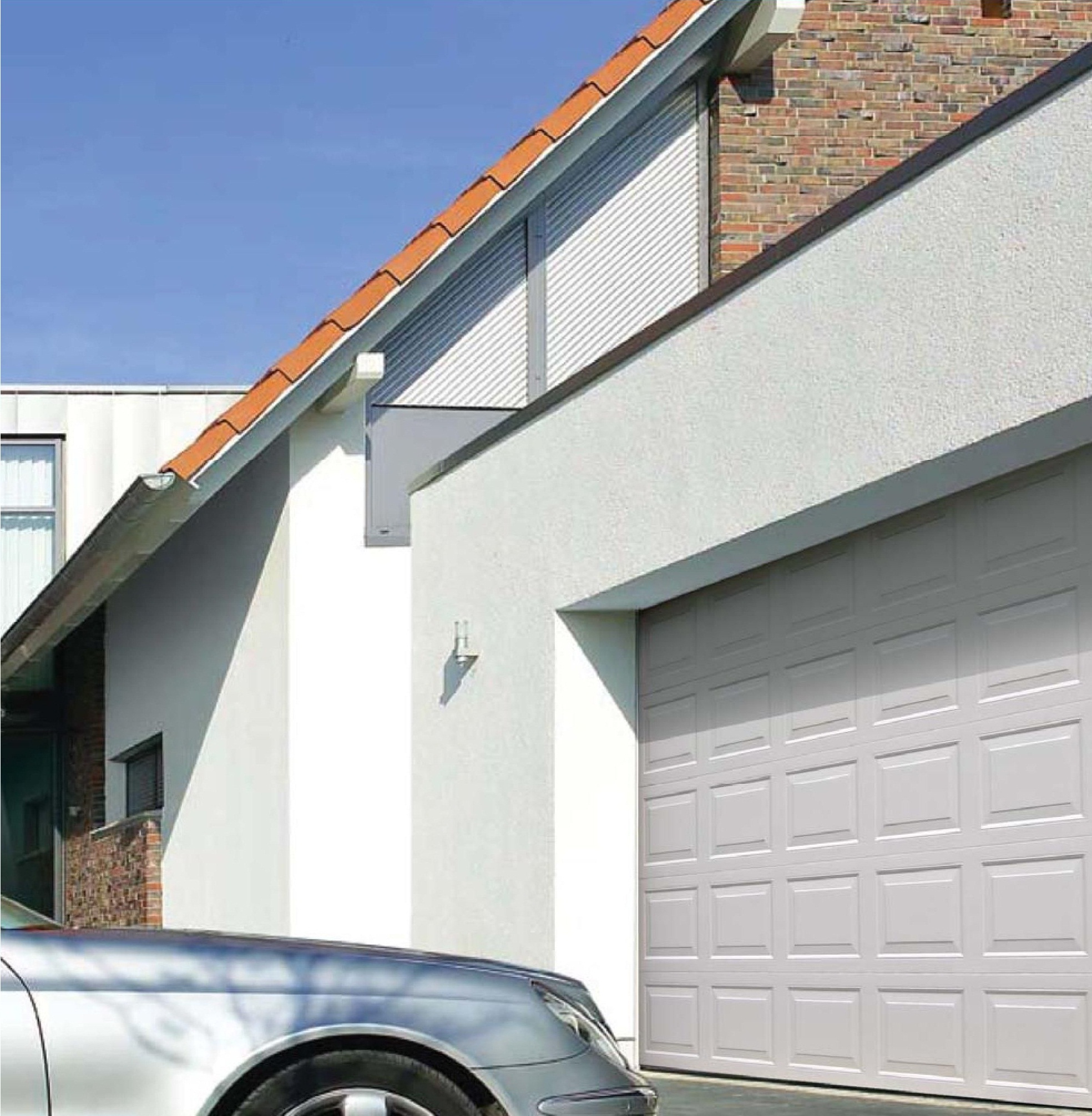 Automatic sliding door