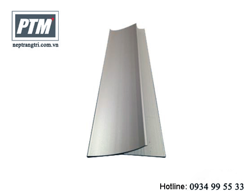 Interior edge tile trim