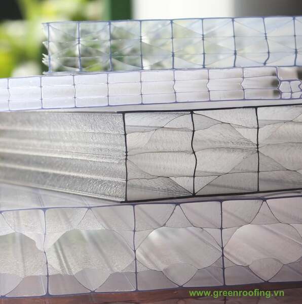 Multi-layer hollow polycarbonate sheet