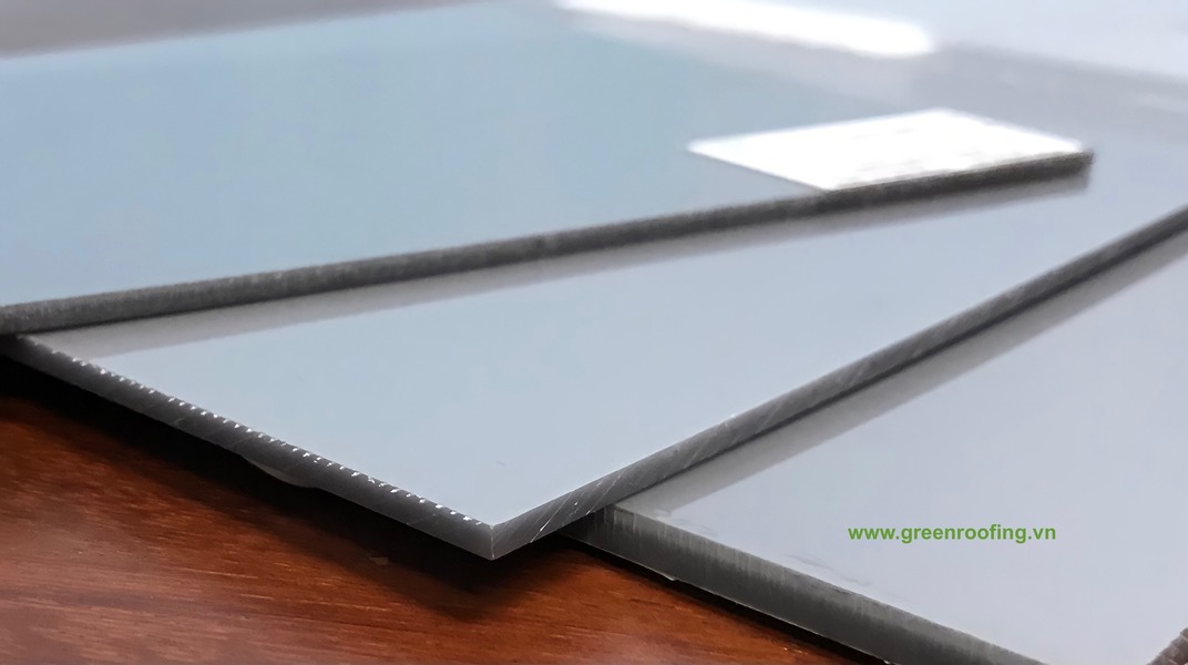Heat resistant polycarbonate roofing sheet