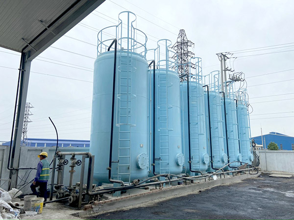 Industrial tank construction and installation